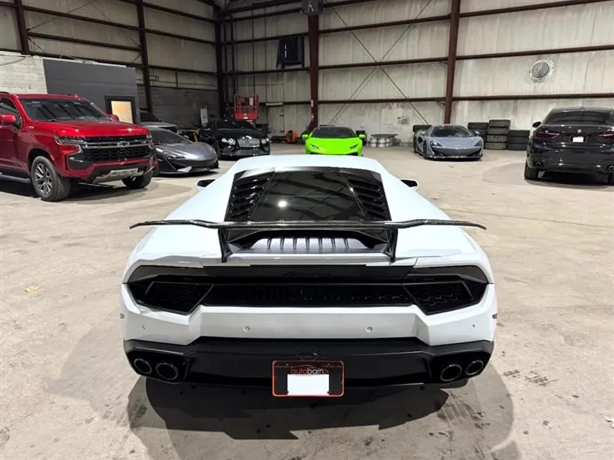 2016 Lamborghini Huracan Coupe photo 7