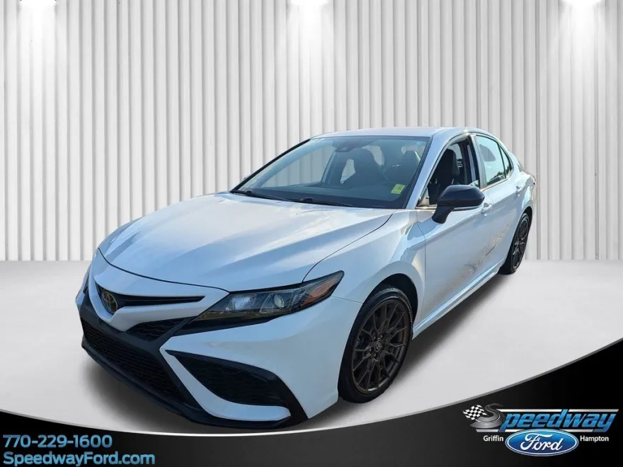 2023 Toyota Camry SE photo 1