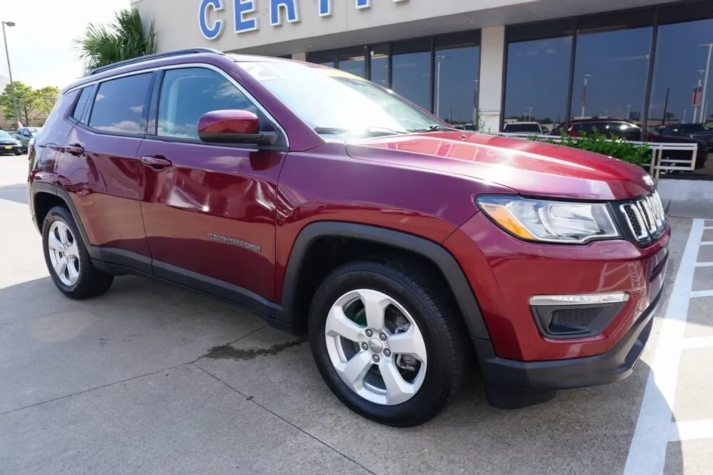 2021 Jeep Compass Latitude photo 1