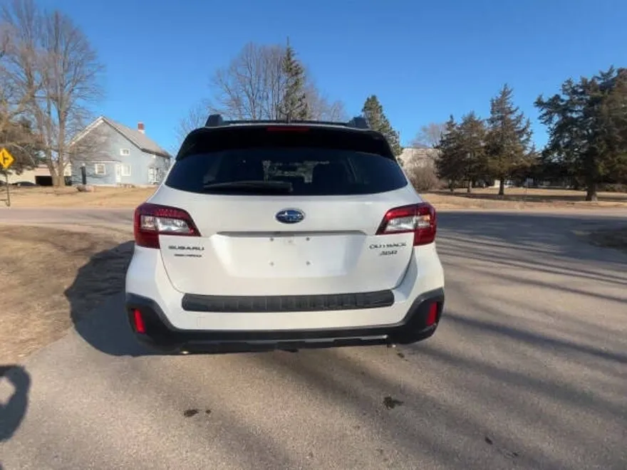 2019 Subaru Outback 3.6R Limited photo 1
