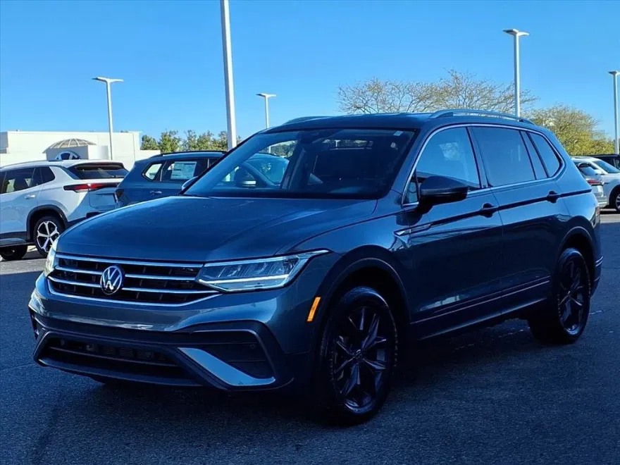 2024 Volkswagen Tiguan SE Wolfsburg Edition photo 1