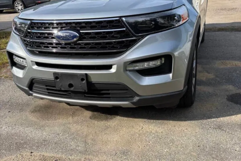 2020 Ford Explorer XLT photo 1