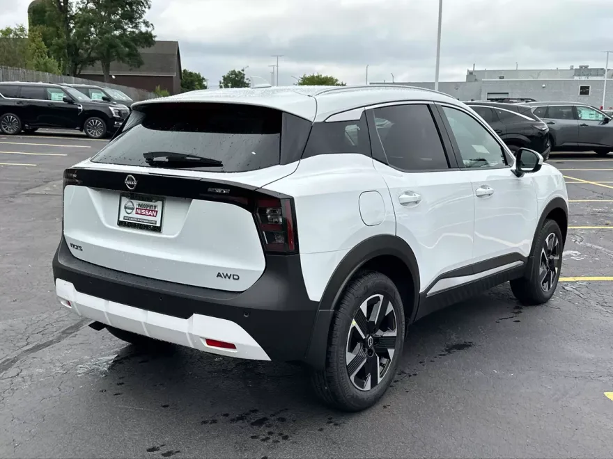 2025 Nissan Kicks SV photo 1