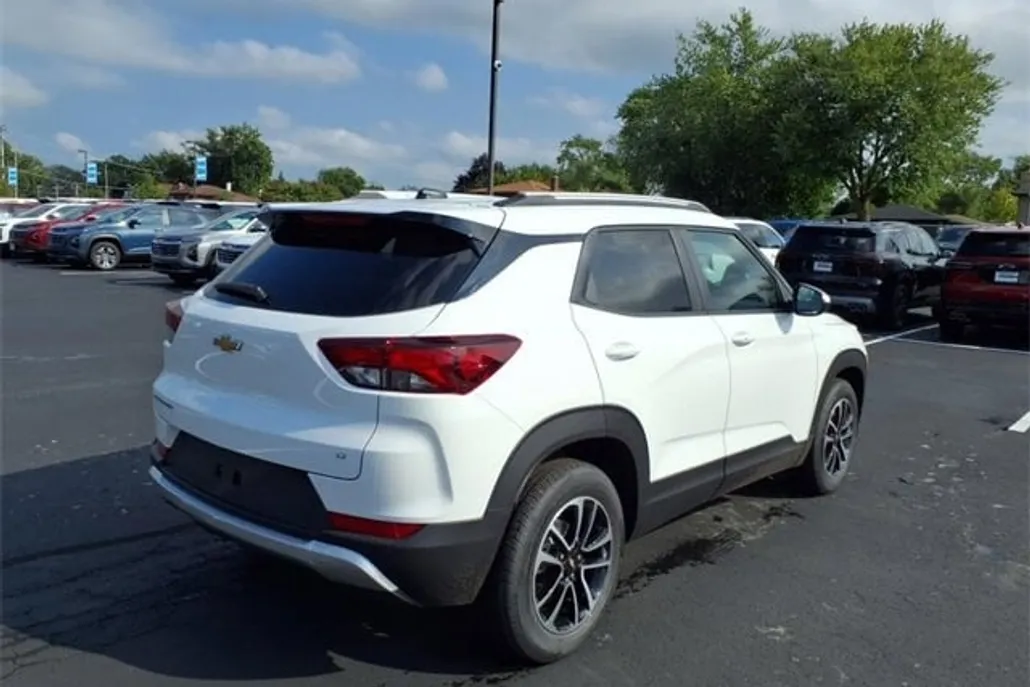 2026 Chevrolet Trailblazer LT photo 1