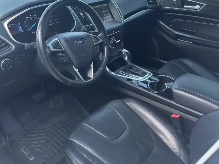 2015 Ford Edge Titanium photo 1