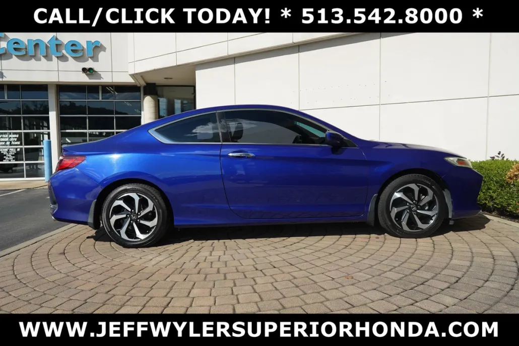 2017 Honda Accord photo 1
