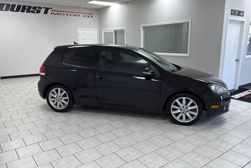 2011 Volkswagen Golf TDI photo 1