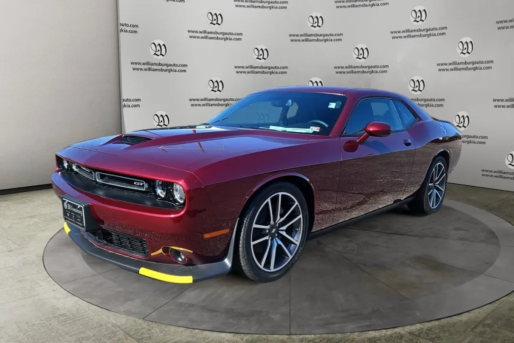 2023 Dodge Challenger GT photo 1
