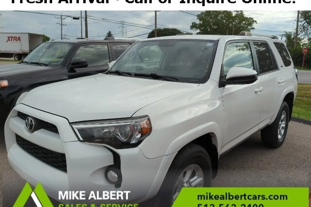 2019 Toyota 4Runner SR5 photo 1