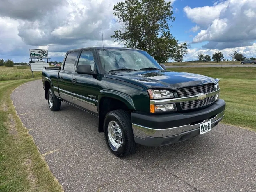 2004 Chevrolet Silverado 2500HD LS photo 1