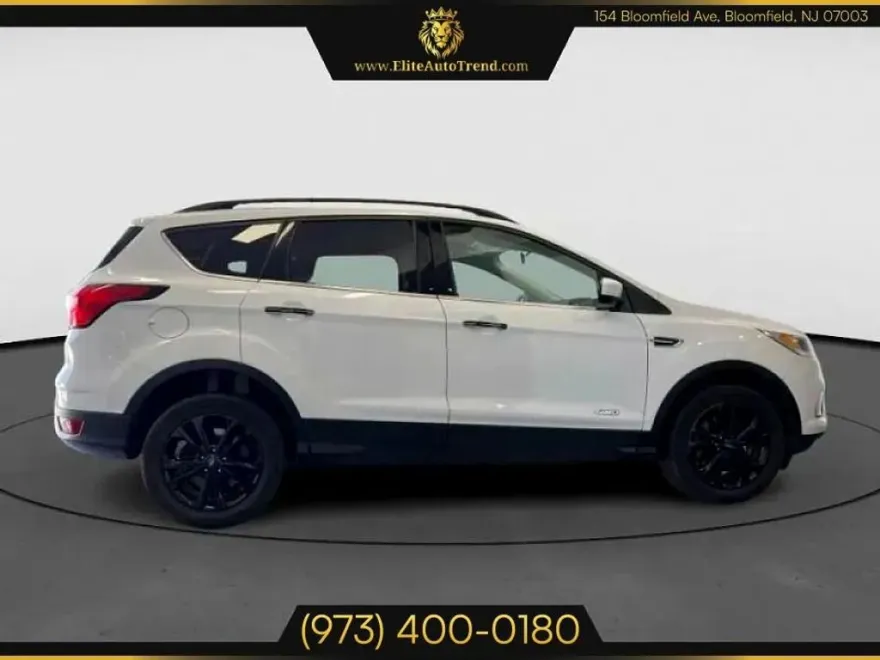 2019 Ford Escape SEL Sport photo 1