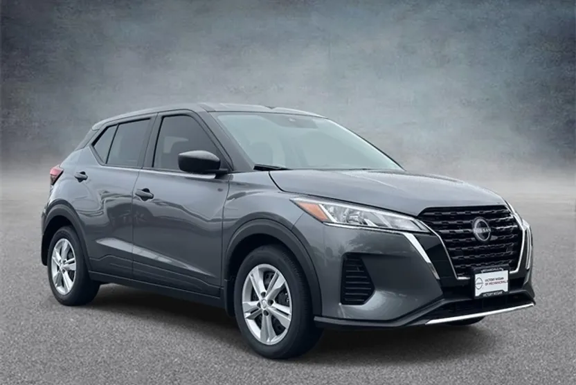 2025 Nissan Kicks Play S photo 1