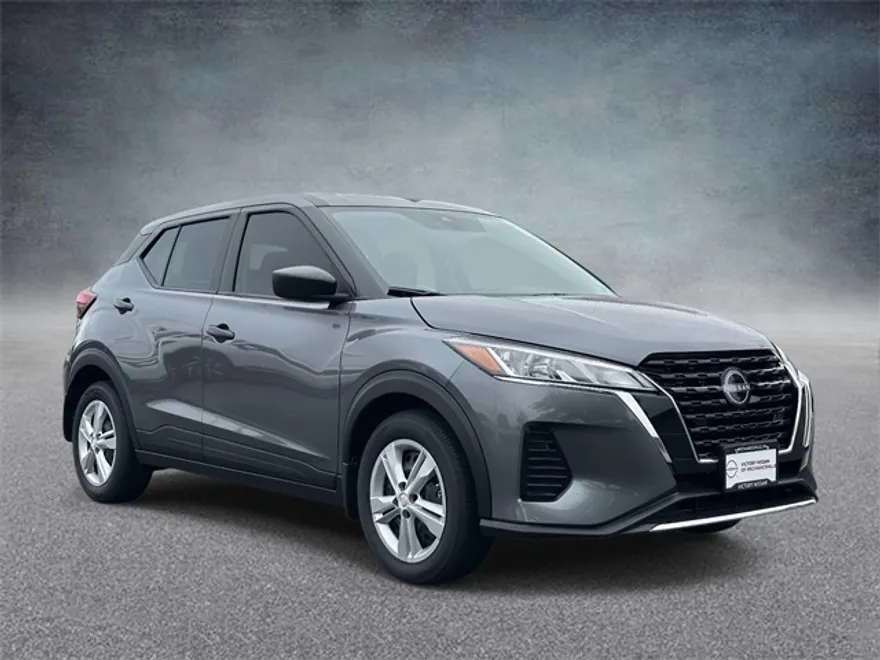 2025 Nissan Kicks Play S photo 1
