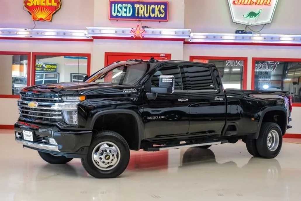 2022 Chevrolet Silverado 3500HD High Country photo 1
