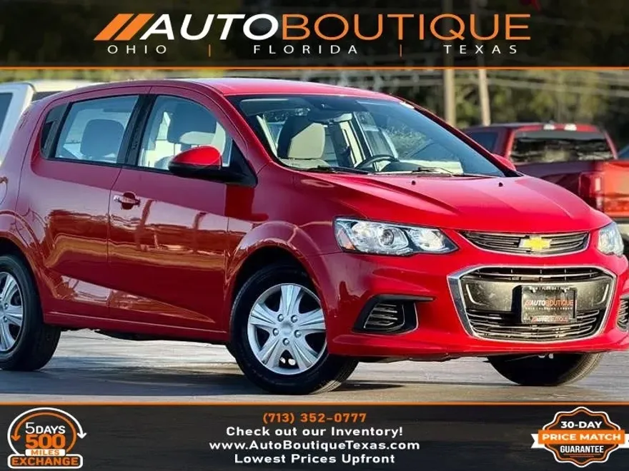 2020 Chevrolet Sonic LT photo 1