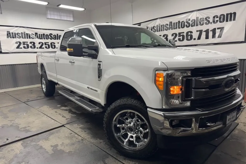 2017 Ford F-350 XLT photo 1