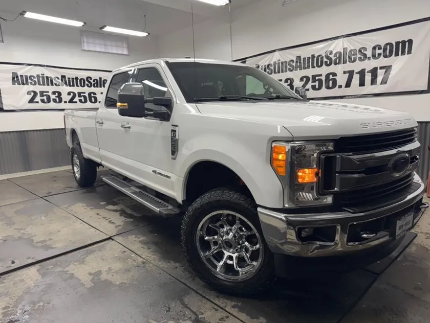 2017 Ford F-350 XLT photo 1