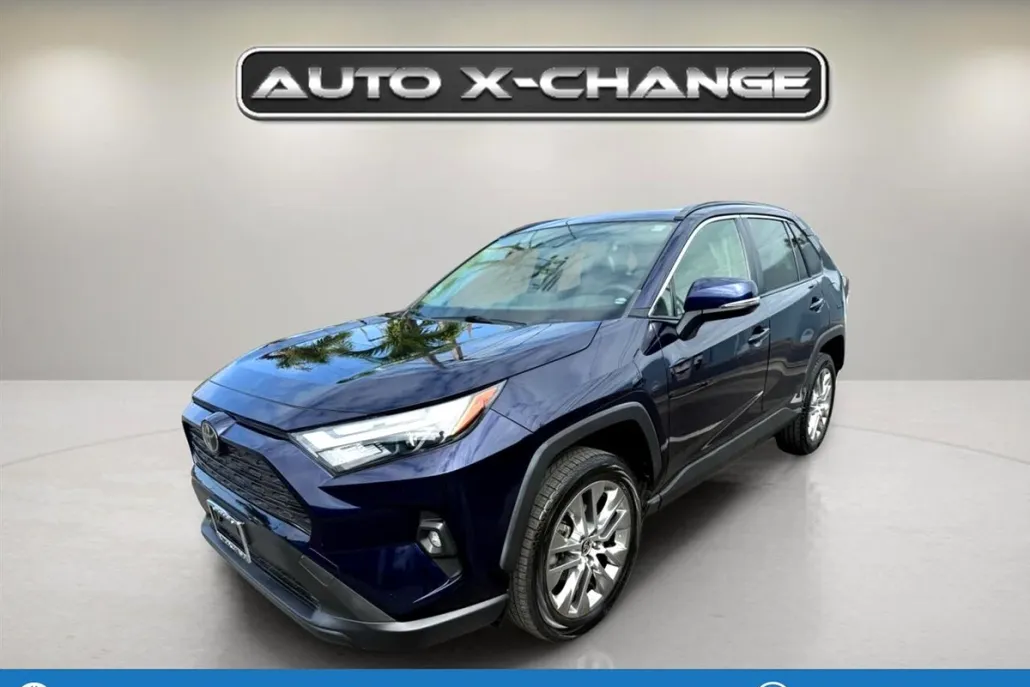 2022 Toyota RAV4 XLE Premium photo 1