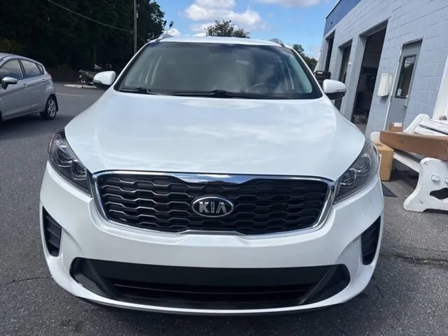 2019 Kia Sorento LX photo 1