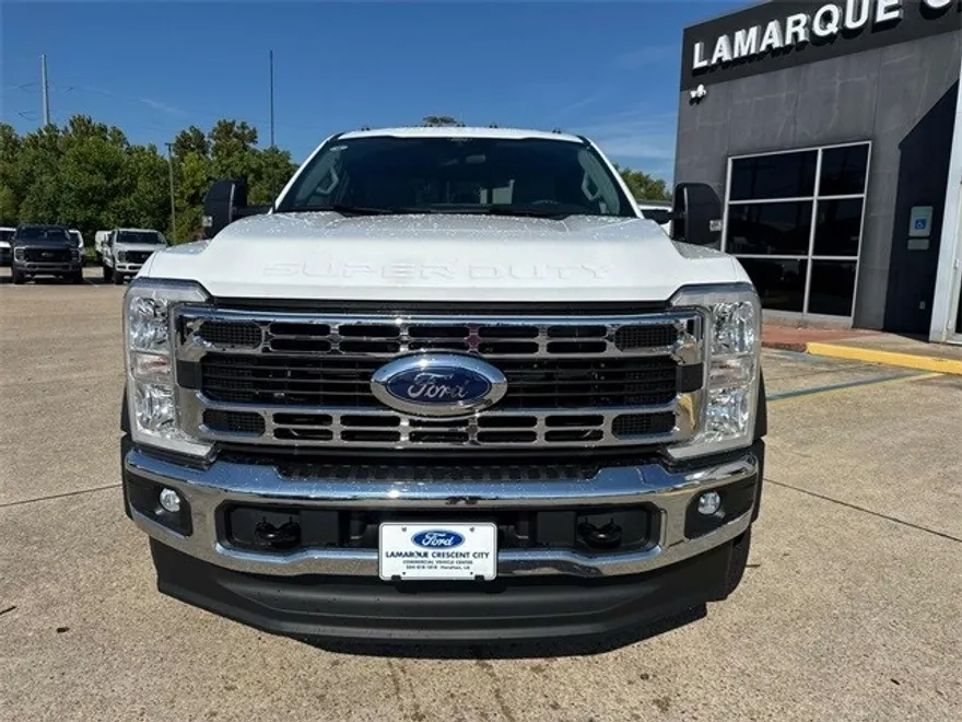 2025 Ford F-550 photo 1