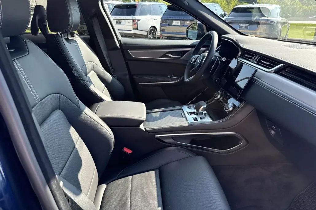 2025 Jaguar F-PACE P250 R-Dynamic S photo 1