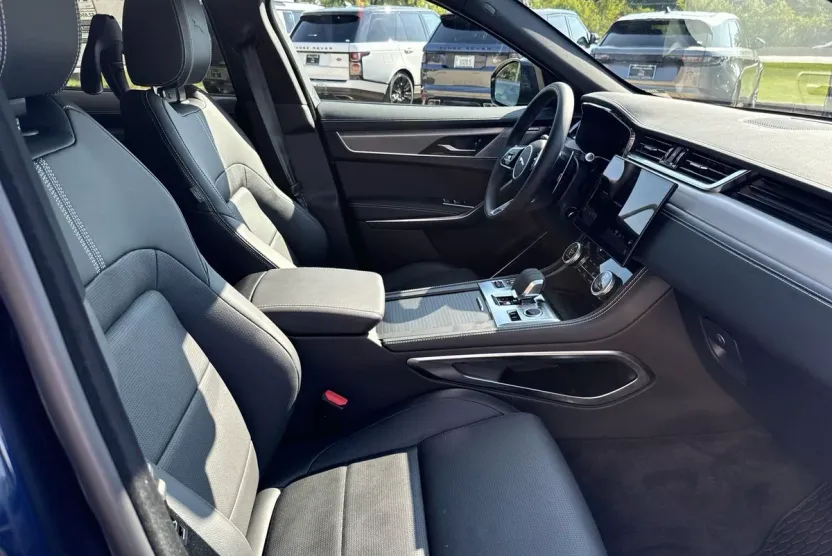2025 Jaguar F-PACE P250 R-Dynamic S photo 1