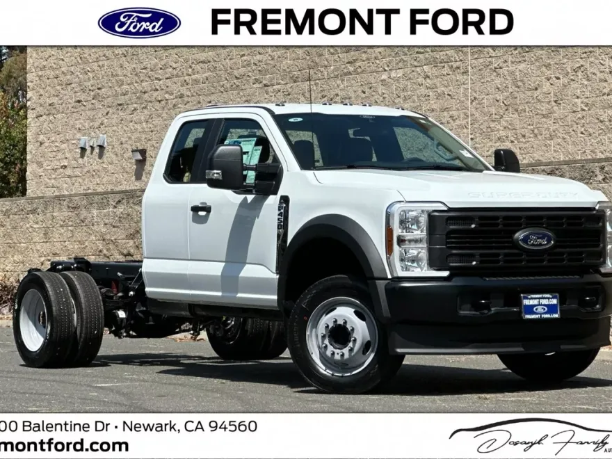 2025 Ford F-450 photo 1