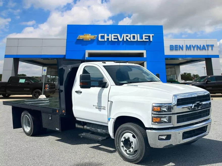 2023 Chevrolet Silverado 5500HD Work Truck photo 1