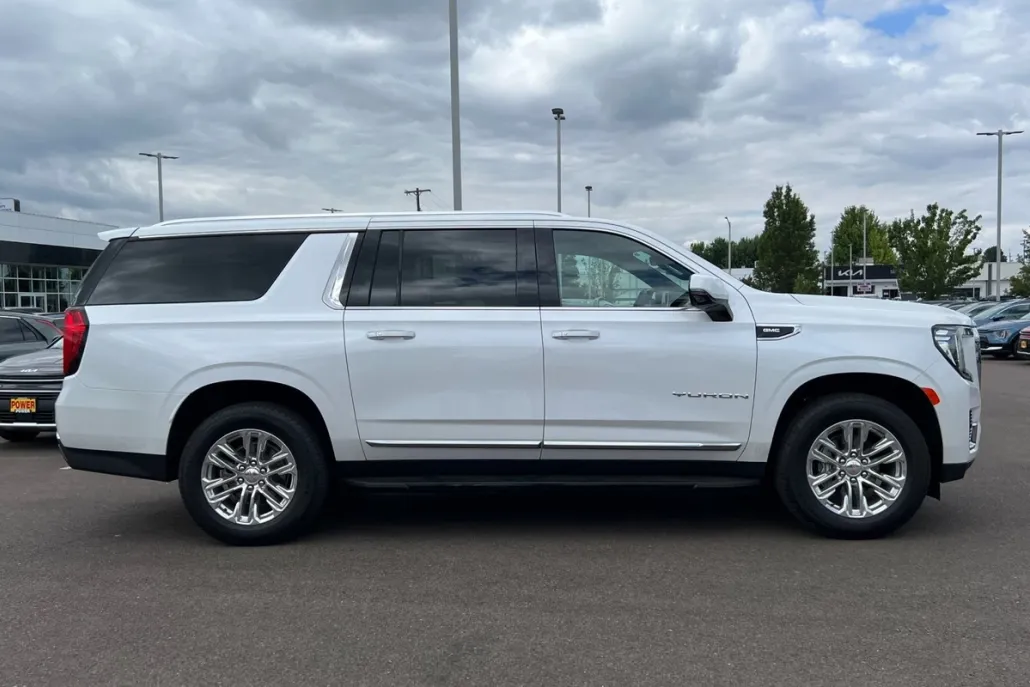 2022 Gmc Yukon XL SLT photo 1