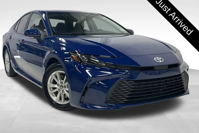 2025 Toyota Camry LE photo 1