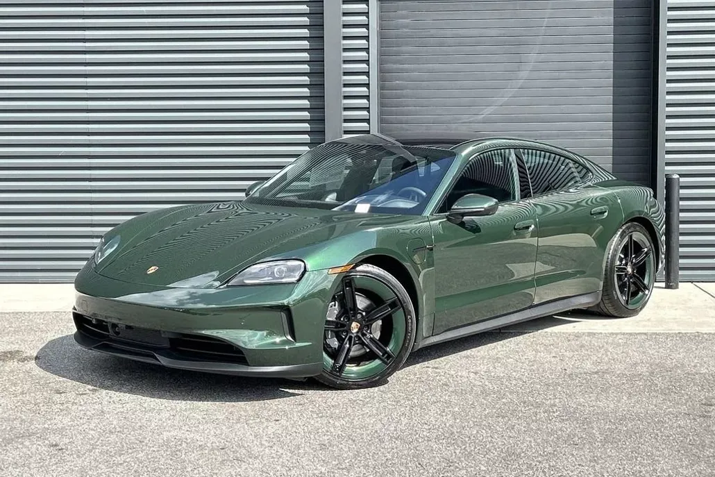2025 Porsche Taycan Base photo 1