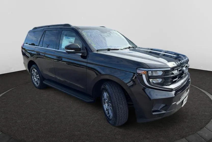 2025 Ford Expedition photo 1