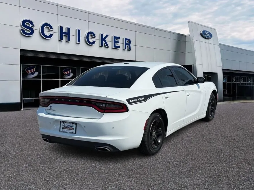 2020 Dodge Charger SXT photo 1