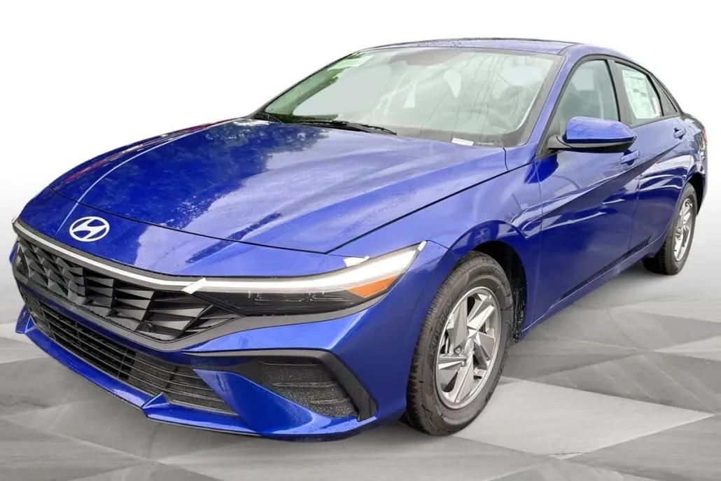 2025 Hyundai Elantra SE photo 1