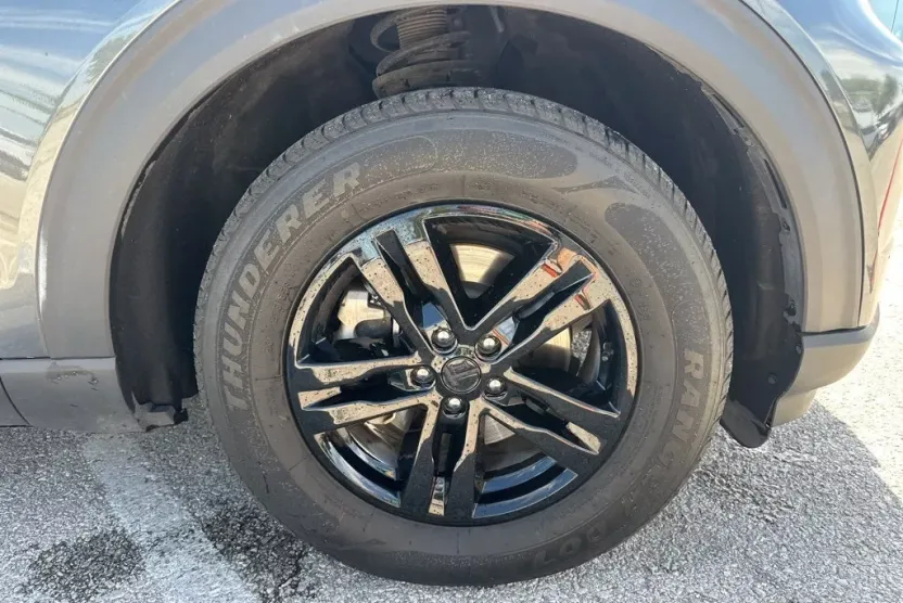 2020 Ford Explorer XLT photo 1