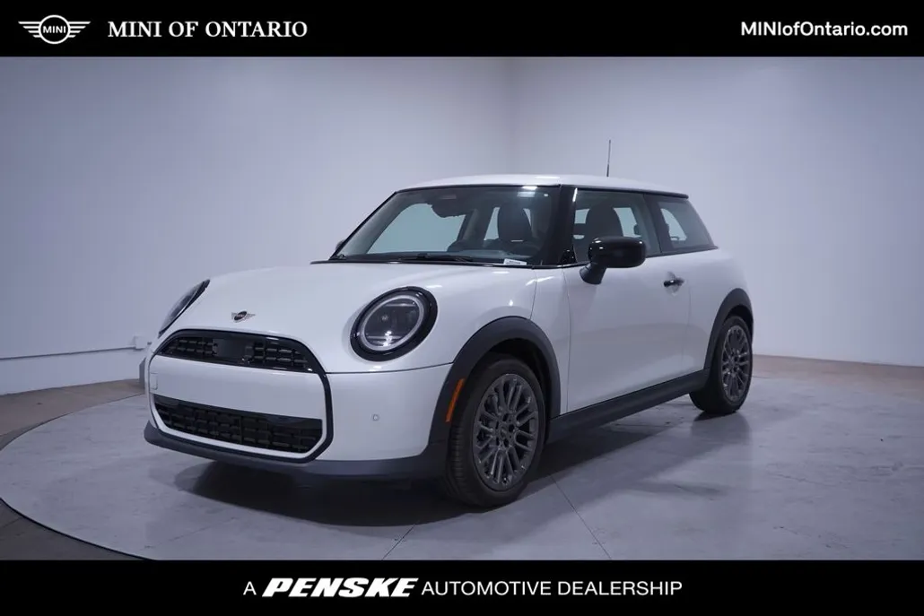 2025 Mini Cooper 2 Door Hardtop Signature photo 1