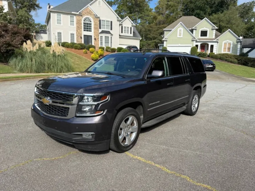 2015 Chevrolet Suburban LT photo 1