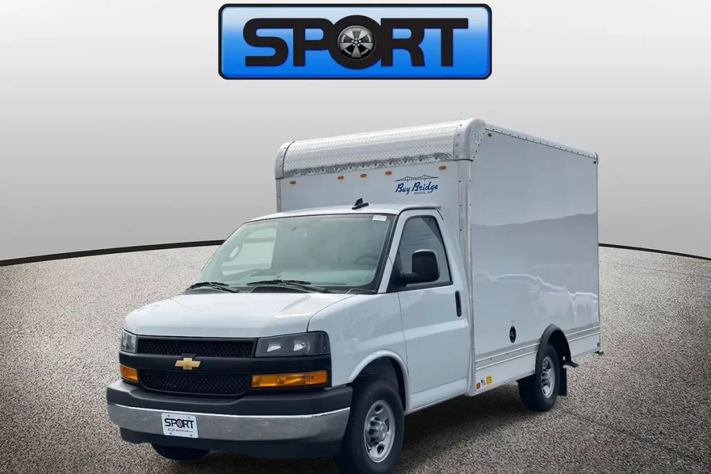 2024 Chevrolet Express Cutaway 3500 photo 1