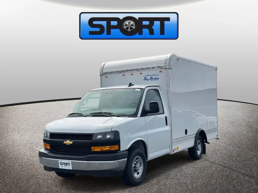 2024 Chevrolet Express Cutaway 3500 photo 1