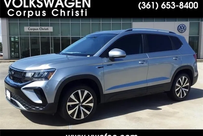 2024 Volkswagen Taos SE photo 1