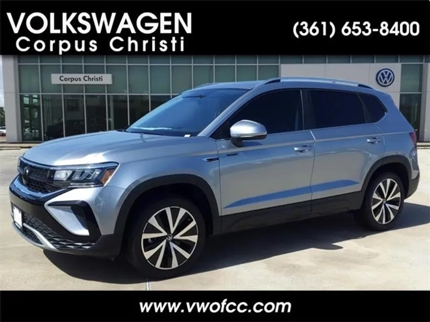 2024 Volkswagen Taos SE photo 1