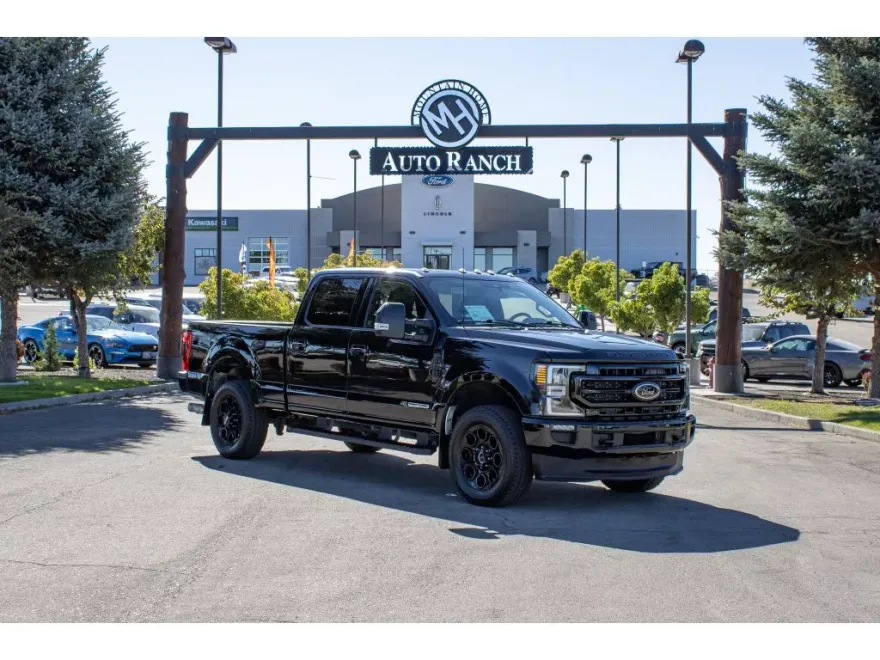 2022 Ford F-350 Lariat photo 1