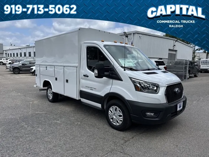 2025 Ford F-550 photo 1
