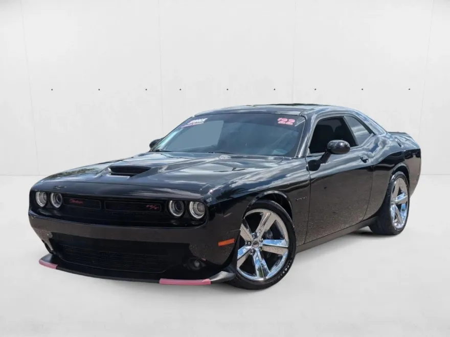 2022 Dodge Challenger R/T photo 1