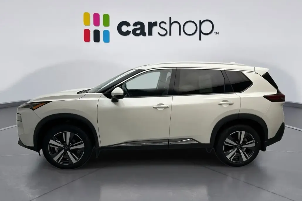 2022 Nissan Rogue SL photo 1