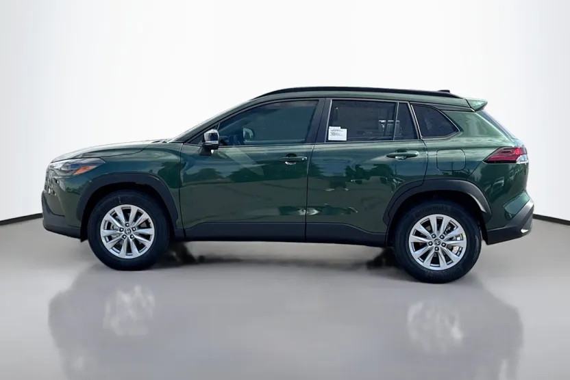 2026 Toyota Corolla Cross LE photo 1