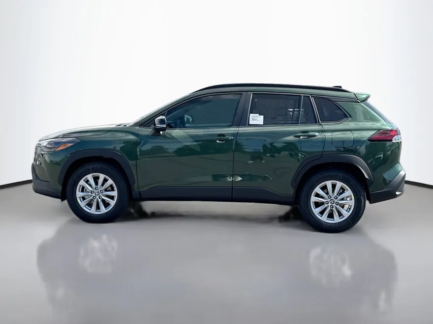 2026 Toyota Corolla Cross LE photo 1