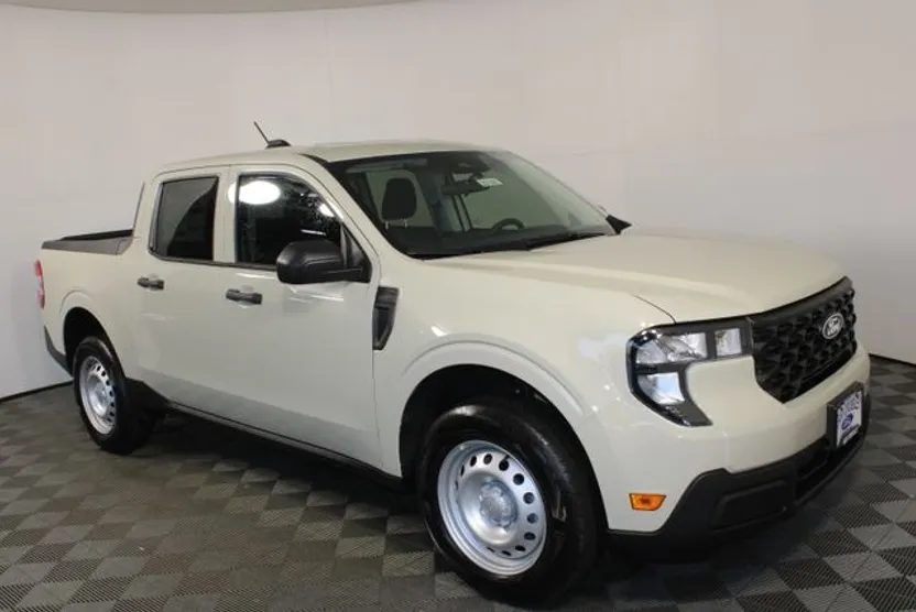 2025 Ford Maverick XL photo 1