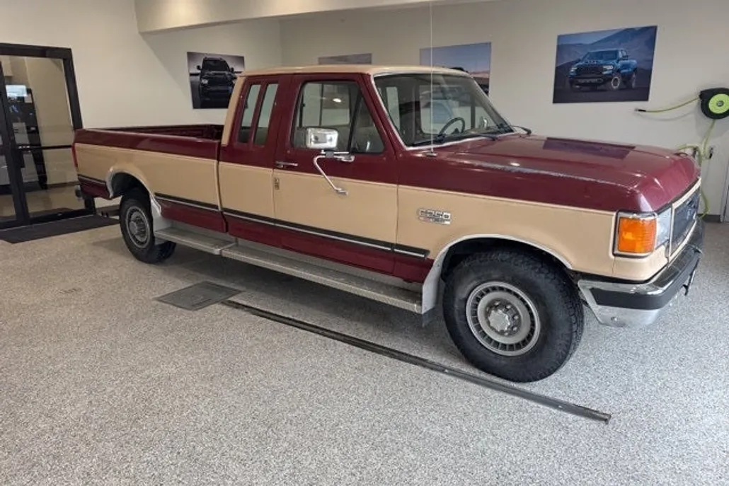 1989 Ford F-250 XLT Lariat photo 1