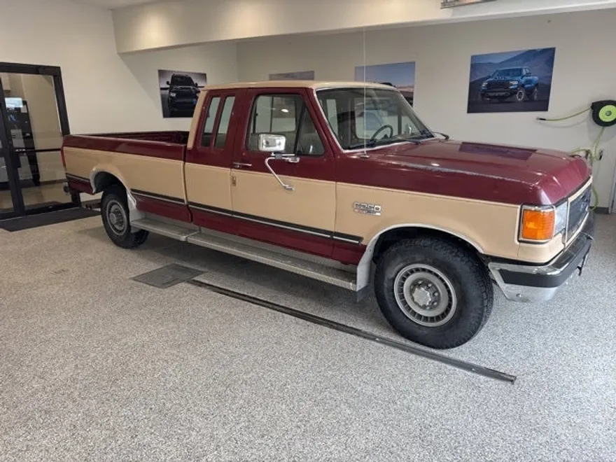 1989 Ford F-250 XLT Lariat photo 1